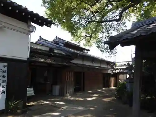 法楽寺の建物その他