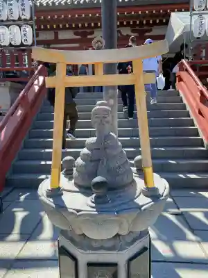 寛永寺不忍池弁天堂の{uncategorized: "未分類", other: "その他", undefined: "問題あり", building: "その他建物", grave: "お墓", sacred_gate: "鳥居", guardian: "狛犬", statue: "像", buddha: "仏像", history: "歴史", nature: "自然", garden: "庭園", animal: "動物", pagoda: "塔", temizu: "手水舎", mountain_gate: "山門・神門", sanctuary: "本殿・本堂", subordinate: "末社・摂社", art: "芸術", scenery: "景色", jizo: "地蔵", ema: "絵馬", goshuin: "御朱印", omikuji: "おみくじ", items: "授与品その他", amulet: "お守り", goshuincho: "御朱印帳", eats: "食事", festival: "お祭り", votive_dance: "神楽", shichigosan: "七五三参", wedding: "結婚式", experience: "体験その他", initially: "初詣", around: "周辺", anti_infection: "感染症対策"}