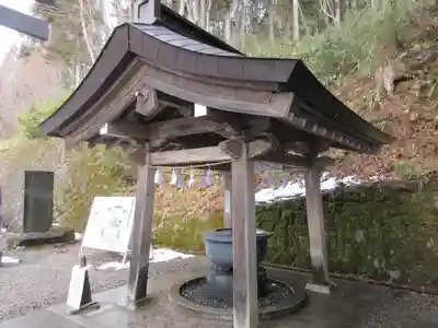 戸隠神社中社の手水舎