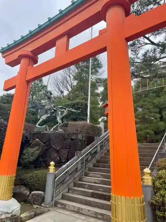 穴八幡宮の{uncategorized: "未分類", other: "その他", undefined: "問題あり", building: "その他建物", grave: "お墓", sacred_gate: "鳥居", guardian: "狛犬", statue: "像", buddha: "仏像", history: "歴史", nature: "自然", garden: "庭園", animal: "動物", pagoda: "塔", temizu: "手水舎", mountain_gate: "山門・神門", sanctuary: "本殿・本堂", subordinate: "末社・摂社", art: "芸術", scenery: "景色", jizo: "地蔵", ema: "絵馬", goshuin: "御朱印", omikuji: "おみくじ", items: "授与品その他", amulet: "お守り", goshuincho: "御朱印帳", eats: "食事", festival: "お祭り", votive_dance: "神楽", shichigosan: "七五三参", wedding: "結婚式", experience: "体験その他", initially: "初詣", around: "周辺", anti_infection: "感染症対策"}