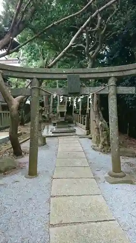 鳥屋神社の鳥居