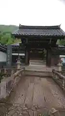 善証寺の山門