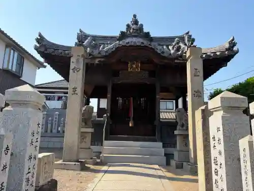 吉美八幡神社の{uncategorized: "未分類", other: "その他", undefined: "問題あり", building: "その他建物", grave: "お墓", sacred_gate: "鳥居", guardian: "狛犬", statue: "像", buddha: "仏像", history: "歴史", nature: "自然", garden: "庭園", animal: "動物", pagoda: "塔", temizu: "手水舎", mountain_gate: "山門・神門", sanctuary: "本殿・本堂", subordinate: "末社・摂社", art: "芸術", scenery: "景色", jizo: "地蔵", ema: "絵馬", goshuin: "御朱印", omikuji: "おみくじ", items: "授与品その他", amulet: "お守り", goshuincho: "御朱印帳", eats: "食事", festival: "お祭り", votive_dance: "神楽", shichigosan: "七五三参", wedding: "結婚式", experience: "体験その他", initially: "初詣", around: "周辺", anti_infection: "感染症対策"}
