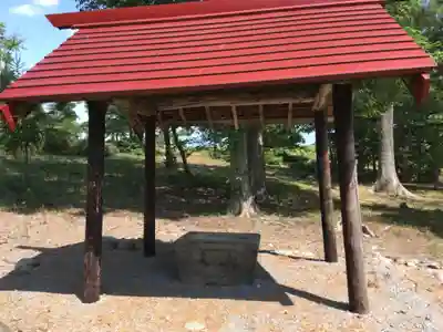 共成神社の手水舎