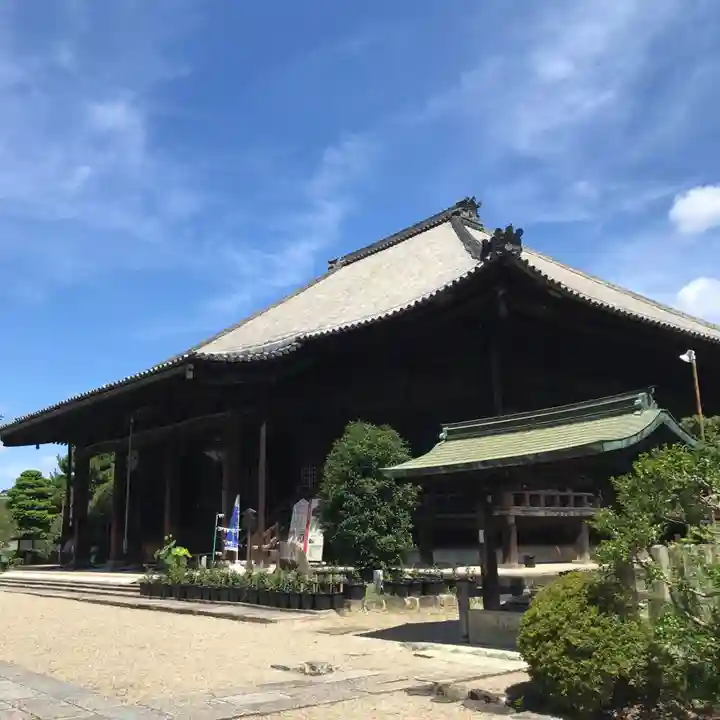 西大寺の本殿・本堂