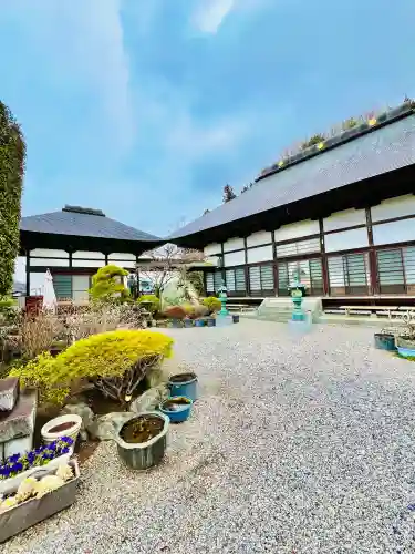 長興寺の{uncategorized: "未分類", other: "その他", undefined: "問題あり", building: "その他建物", grave: "お墓", sacred_gate: "鳥居", guardian: "狛犬", statue: "像", buddha: "仏像", history: "歴史", nature: "自然", garden: "庭園", animal: "動物", pagoda: "塔", temizu: "手水舎", mountain_gate: "山門・神門", sanctuary: "本殿・本堂", subordinate: "末社・摂社", art: "芸術", scenery: "景色", jizo: "地蔵", ema: "絵馬", goshuin: "御朱印", omikuji: "おみくじ", items: "授与品その他", amulet: "お守り", goshuincho: "御朱印帳", eats: "食事", festival: "お祭り", votive_dance: "神楽", shichigosan: "七五三参", wedding: "結婚式", experience: "体験その他", initially: "初詣", around: "周辺", anti_infection: "感染症対策"}