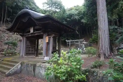 月照寺の山門