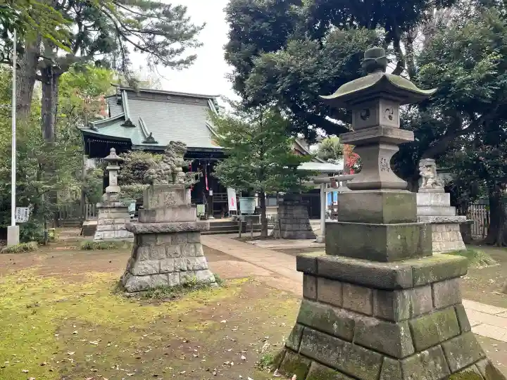 上高田氷川神社の{uncategorized: "未分類", other: "その他", undefined: "問題あり", building: "その他建物", grave: "お墓", sacred_gate: "鳥居", guardian: "狛犬", statue: "像", buddha: "仏像", history: "歴史", nature: "自然", garden: "庭園", animal: "動物", pagoda: "塔", temizu: "手水舎", mountain_gate: "山門・神門", sanctuary: "本殿・本堂", subordinate: "末社・摂社", art: "芸術", scenery: "景色", jizo: "地蔵", ema: "絵馬", goshuin: "御朱印", omikuji: "おみくじ", items: "授与品その他", amulet: "お守り", goshuincho: "御朱印帳", eats: "食事", festival: "お祭り", votive_dance: "神楽", shichigosan: "七五三参", wedding: "結婚式", experience: "体験その他", initially: "初詣", around: "周辺", anti_infection: "感染症対策"}