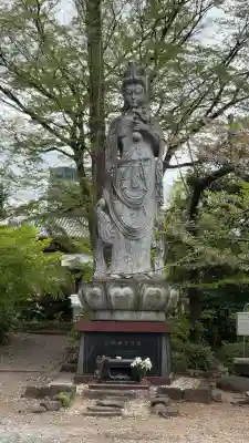 増上寺の{uncategorized: "未分類", other: "その他", undefined: "問題あり", building: "その他建物", grave: "お墓", sacred_gate: "鳥居", guardian: "狛犬", statue: "像", buddha: "仏像", history: "歴史", nature: "自然", garden: "庭園", animal: "動物", pagoda: "塔", temizu: "手水舎", mountain_gate: "山門・神門", sanctuary: "本殿・本堂", subordinate: "末社・摂社", art: "芸術", scenery: "景色", jizo: "地蔵", ema: "絵馬", goshuin: "御朱印", omikuji: "おみくじ", items: "授与品その他", amulet: "お守り", goshuincho: "御朱印帳", eats: "食事", festival: "お祭り", votive_dance: "神楽", shichigosan: "七五三参", wedding: "結婚式", experience: "体験その他", initially: "初詣", around: "周辺", anti_infection: "感染症対策"}