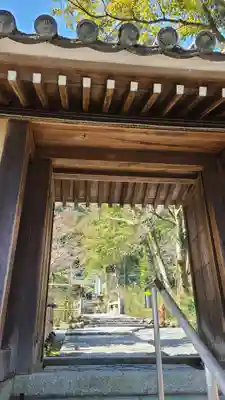 松尾大社の山門・神門