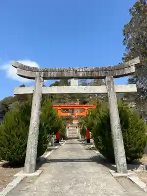 久井稲生神社の{uncategorized: "未分類", other: "その他", undefined: "問題あり", building: "その他建物", grave: "お墓", sacred_gate: "鳥居", guardian: "狛犬", statue: "像", buddha: "仏像", history: "歴史", nature: "自然", garden: "庭園", animal: "動物", pagoda: "塔", temizu: "手水舎", mountain_gate: "山門・神門", sanctuary: "本殿・本堂", subordinate: "末社・摂社", art: "芸術", scenery: "景色", jizo: "地蔵", ema: "絵馬", goshuin: "御朱印", omikuji: "おみくじ", items: "授与品その他", amulet: "お守り", goshuincho: "御朱印帳", eats: "食事", festival: "お祭り", votive_dance: "神楽", shichigosan: "七五三参", wedding: "結婚式", experience: "体験その他", initially: "初詣", around: "周辺", anti_infection: "感染症対策"}