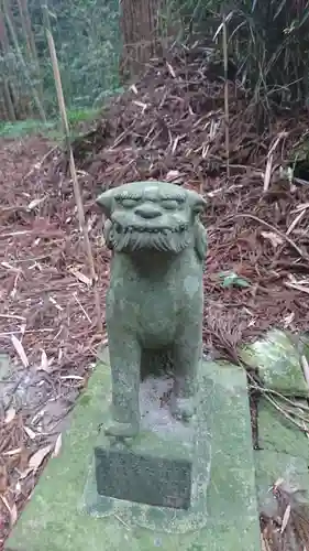 運難神社の狛犬