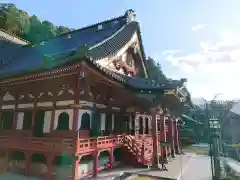 久遠寺の本殿