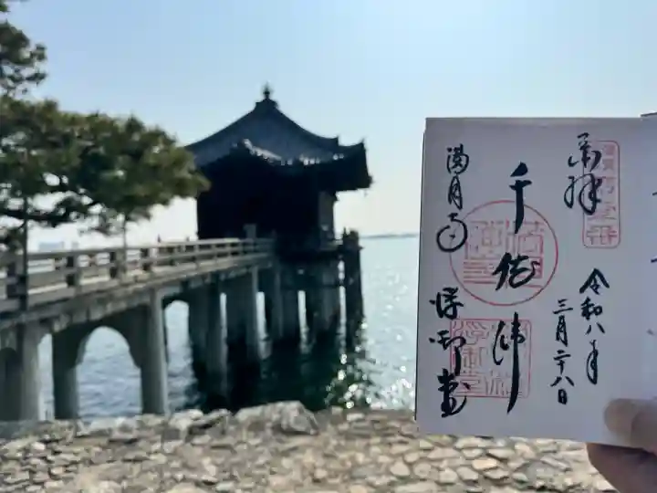 満月寺(浮御堂)の{uncategorized: "未分類", other: "その他", undefined: "問題あり", building: "その他建物", grave: "お墓", sacred_gate: "鳥居", guardian: "狛犬", statue: "像", buddha: "仏像", history: "歴史", nature: "自然", garden: "庭園", animal: "動物", pagoda: "塔", temizu: "手水舎", mountain_gate: "山門・神門", sanctuary: "本殿・本堂", subordinate: "末社・摂社", art: "芸術", scenery: "景色", jizo: "地蔵", ema: "絵馬", goshuin: "御朱印", omikuji: "おみくじ", items: "授与品その他", amulet: "お守り", goshuincho: "御朱印帳", eats: "食事", festival: "お祭り", votive_dance: "神楽", shichigosan: "七五三参", wedding: "結婚式", experience: "体験その他", initially: "初詣", around: "周辺", anti_infection: "感染症対策"}