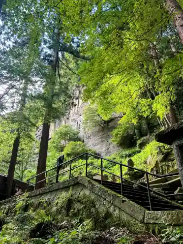 宝珠山 立石寺の{uncategorized: "未分類", other: "その他", undefined: "問題あり", building: "その他建物", grave: "お墓", sacred_gate: "鳥居", guardian: "狛犬", statue: "像", buddha: "仏像", history: "歴史", nature: "自然", garden: "庭園", animal: "動物", pagoda: "塔", temizu: "手水舎", mountain_gate: "山門・神門", sanctuary: "本殿・本堂", subordinate: "末社・摂社", art: "芸術", scenery: "景色", jizo: "地蔵", ema: "絵馬", goshuin: "御朱印", omikuji: "おみくじ", items: "授与品その他", amulet: "お守り", goshuincho: "御朱印帳", eats: "食事", festival: "お祭り", votive_dance: "神楽", shichigosan: "七五三参", wedding: "結婚式", experience: "体験その他", initially: "初詣", around: "周辺", anti_infection: "感染症対策"}