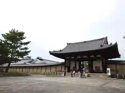 法隆寺の山門・神門