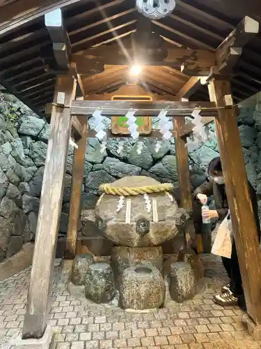 狭井坐大神荒魂神社(狭井神社)の{uncategorized: "未分類", other: "その他", undefined: "問題あり", building: "その他建物", grave: "お墓", sacred_gate: "鳥居", guardian: "狛犬", statue: "像", buddha: "仏像", history: "歴史", nature: "自然", garden: "庭園", animal: "動物", pagoda: "塔", temizu: "手水舎", mountain_gate: "山門・神門", sanctuary: "本殿・本堂", subordinate: "末社・摂社", art: "芸術", scenery: "景色", jizo: "地蔵", ema: "絵馬", goshuin: "御朱印", omikuji: "おみくじ", items: "授与品その他", amulet: "お守り", goshuincho: "御朱印帳", eats: "食事", festival: "お祭り", votive_dance: "神楽", shichigosan: "七五三参", wedding: "結婚式", experience: "体験その他", initially: "初詣", around: "周辺", anti_infection: "感染症対策"}