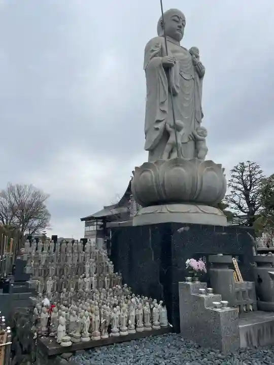 興全寺の{uncategorized: "未分類", other: "その他", undefined: "問題あり", building: "その他建物", grave: "お墓", sacred_gate: "鳥居", guardian: "狛犬", statue: "像", buddha: "仏像", history: "歴史", nature: "自然", garden: "庭園", animal: "動物", pagoda: "塔", temizu: "手水舎", mountain_gate: "山門・神門", sanctuary: "本殿・本堂", subordinate: "末社・摂社", art: "芸術", scenery: "景色", jizo: "地蔵", ema: "絵馬", goshuin: "御朱印", omikuji: "おみくじ", items: "授与品その他", amulet: "お守り", goshuincho: "御朱印帳", eats: "食事", festival: "お祭り", votive_dance: "神楽", shichigosan: "七五三参", wedding: "結婚式", experience: "体験その他", initially: "初詣", around: "周辺", anti_infection: "感染症対策"}
