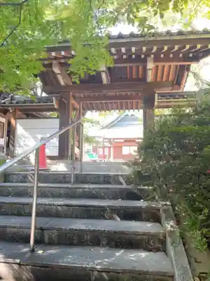 仏地院の山門・神門