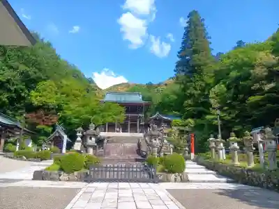 伊奈波神社の{uncategorized: "未分類", other: "その他", undefined: "問題あり", building: "その他建物", grave: "お墓", sacred_gate: "鳥居", guardian: "狛犬", statue: "像", buddha: "仏像", history: "歴史", nature: "自然", garden: "庭園", animal: "動物", pagoda: "塔", temizu: "手水舎", mountain_gate: "山門・神門", sanctuary: "本殿・本堂", subordinate: "末社・摂社", art: "芸術", scenery: "景色", jizo: "地蔵", ema: "絵馬", goshuin: "御朱印", omikuji: "おみくじ", items: "授与品その他", amulet: "お守り", goshuincho: "御朱印帳", eats: "食事", festival: "お祭り", votive_dance: "神楽", shichigosan: "七五三参", wedding: "結婚式", experience: "体験その他", initially: "初詣", around: "周辺", anti_infection: "感染症対策"}