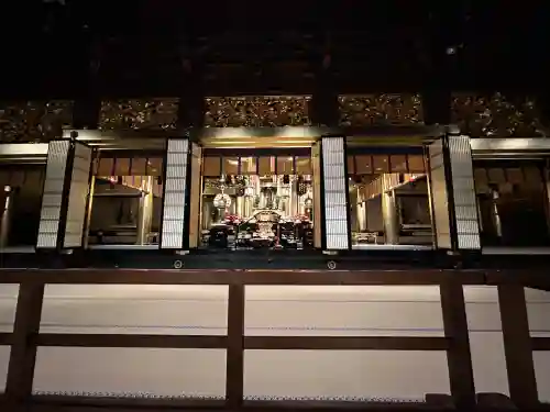 本願寺（西本願寺）の{uncategorized: "未分類", other: "その他", undefined: "問題あり", building: "その他建物", grave: "お墓", sacred_gate: "鳥居", guardian: "狛犬", statue: "像", buddha: "仏像", history: "歴史", nature: "自然", garden: "庭園", animal: "動物", pagoda: "塔", temizu: "手水舎", mountain_gate: "山門・神門", sanctuary: "本殿・本堂", subordinate: "末社・摂社", art: "芸術", scenery: "景色", jizo: "地蔵", ema: "絵馬", goshuin: "御朱印", omikuji: "おみくじ", items: "授与品その他", amulet: "お守り", goshuincho: "御朱印帳", eats: "食事", festival: "お祭り", votive_dance: "神楽", shichigosan: "七五三参", wedding: "結婚式", experience: "体験その他", initially: "初詣", around: "周辺", anti_infection: "感染症対策"}