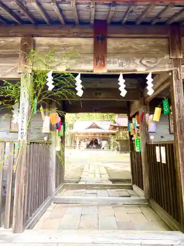 吾妻神社の山門・神門
