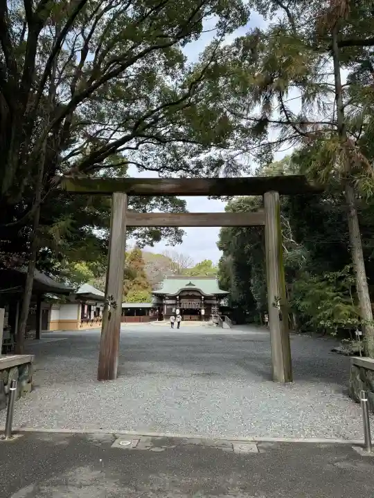 氷上姉子神社(熱田神宮摂社)の{uncategorized: "未分類", other: "その他", undefined: "問題あり", building: "その他建物", grave: "お墓", sacred_gate: "鳥居", guardian: "狛犬", statue: "像", buddha: "仏像", history: "歴史", nature: "自然", garden: "庭園", animal: "動物", pagoda: "塔", temizu: "手水舎", mountain_gate: "山門・神門", sanctuary: "本殿・本堂", subordinate: "末社・摂社", art: "芸術", scenery: "景色", jizo: "地蔵", ema: "絵馬", goshuin: "御朱印", omikuji: "おみくじ", items: "授与品その他", amulet: "お守り", goshuincho: "御朱印帳", eats: "食事", festival: "お祭り", votive_dance: "神楽", shichigosan: "七五三参", wedding: "結婚式", experience: "体験その他", initially: "初詣", around: "周辺", anti_infection: "感染症対策"}