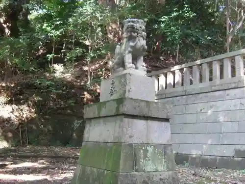 八幡神社の狛犬