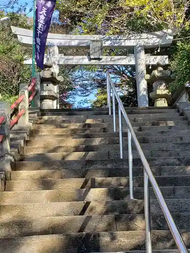 諏訪神社の鳥居