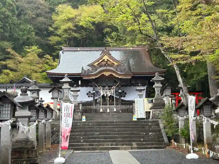 南湖神社の本殿・本堂
