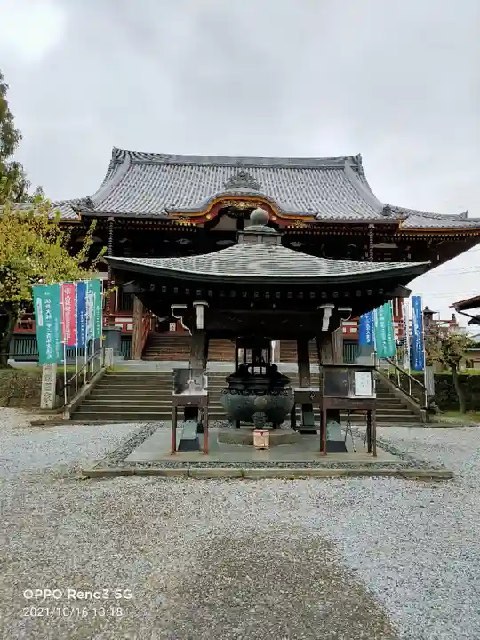 慈恩寺の本殿・本堂