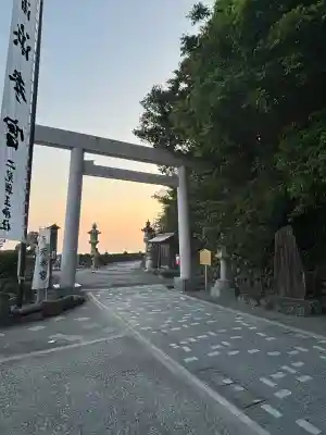 二見興玉神社の{uncategorized: "未分類", other: "その他", undefined: "問題あり", building: "その他建物", grave: "お墓", sacred_gate: "鳥居", guardian: "狛犬", statue: "像", buddha: "仏像", history: "歴史", nature: "自然", garden: "庭園", animal: "動物", pagoda: "塔", temizu: "手水舎", mountain_gate: "山門・神門", sanctuary: "本殿・本堂", subordinate: "末社・摂社", art: "芸術", scenery: "景色", jizo: "地蔵", ema: "絵馬", goshuin: "御朱印", omikuji: "おみくじ", items: "授与品その他", amulet: "お守り", goshuincho: "御朱印帳", eats: "食事", festival: "お祭り", votive_dance: "神楽", shichigosan: "七五三参", wedding: "結婚式", experience: "体験その他", initially: "初詣", around: "周辺", anti_infection: "感染症対策"}