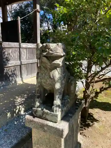 小宅神社の狛犬