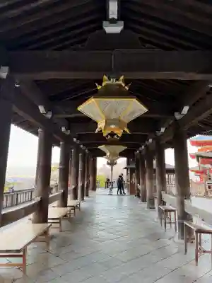 清水寺の{uncategorized: "未分類", other: "その他", undefined: "問題あり", building: "その他建物", grave: "お墓", sacred_gate: "鳥居", guardian: "狛犬", statue: "像", buddha: "仏像", history: "歴史", nature: "自然", garden: "庭園", animal: "動物", pagoda: "塔", temizu: "手水舎", mountain_gate: "山門・神門", sanctuary: "本殿・本堂", subordinate: "末社・摂社", art: "芸術", scenery: "景色", jizo: "地蔵", ema: "絵馬", goshuin: "御朱印", omikuji: "おみくじ", items: "授与品その他", amulet: "お守り", goshuincho: "御朱印帳", eats: "食事", festival: "お祭り", votive_dance: "神楽", shichigosan: "七五三参", wedding: "結婚式", experience: "体験その他", initially: "初詣", around: "周辺", anti_infection: "感染症対策"}