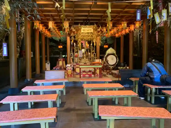 岩戸弘法弘峰寺の本殿・本堂