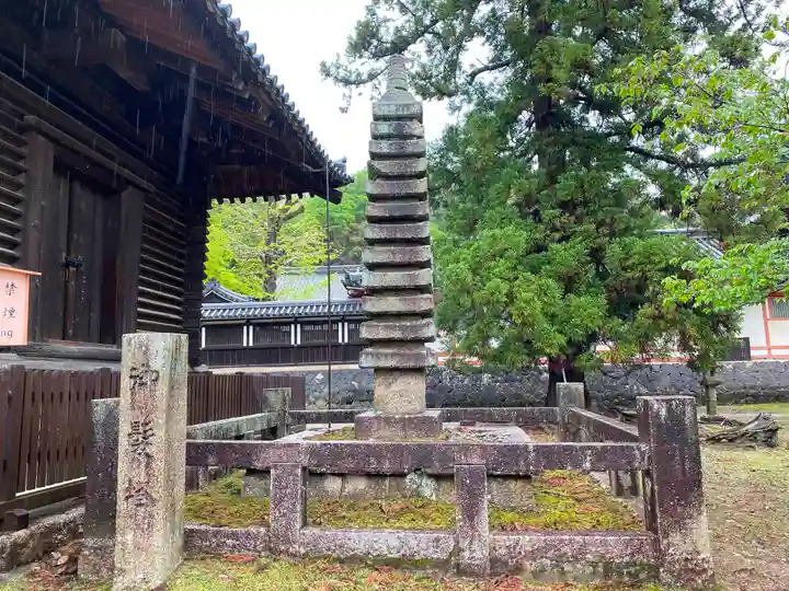 東大寺 法華堂(三月堂)の塔