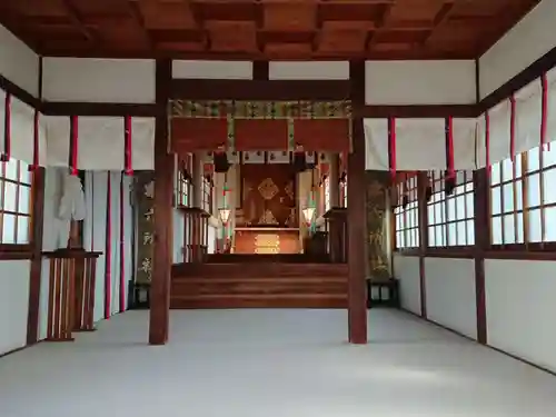 六所社（安井）の本殿・本堂