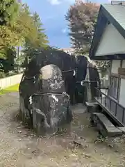 三ツ石神社(岩手県)