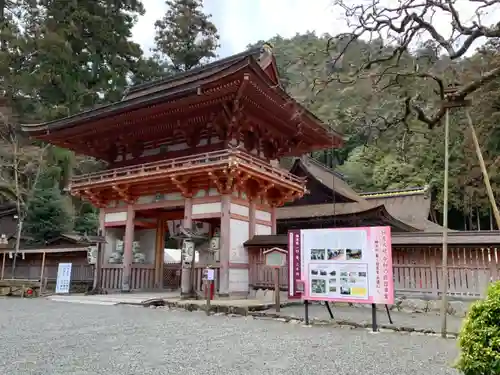 日吉大社の山門