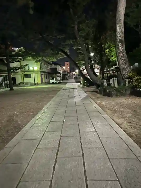 茨木神社の{uncategorized: "未分類", other: "その他", undefined: "問題あり", building: "その他建物", grave: "お墓", sacred_gate: "鳥居", guardian: "狛犬", statue: "像", buddha: "仏像", history: "歴史", nature: "自然", garden: "庭園", animal: "動物", pagoda: "塔", temizu: "手水舎", mountain_gate: "山門・神門", sanctuary: "本殿・本堂", subordinate: "末社・摂社", art: "芸術", scenery: "景色", jizo: "地蔵", ema: "絵馬", goshuin: "御朱印", omikuji: "おみくじ", items: "授与品その他", amulet: "お守り", goshuincho: "御朱印帳", eats: "食事", festival: "お祭り", votive_dance: "神楽", shichigosan: "七五三参", wedding: "結婚式", experience: "体験その他", initially: "初詣", around: "周辺", anti_infection: "感染症対策"}