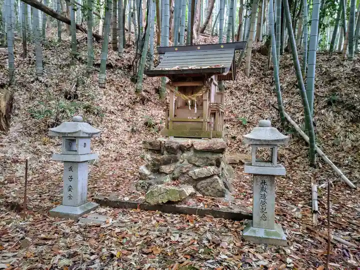 神明社の末社・摂社
