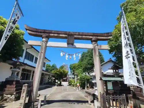 新羅神社の鳥居