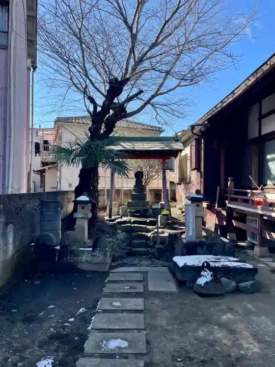 專念寺の{uncategorized: "未分類", other: "その他", undefined: "問題あり", building: "その他建物", grave: "お墓", sacred_gate: "鳥居", guardian: "狛犬", statue: "像", buddha: "仏像", history: "歴史", nature: "自然", garden: "庭園", animal: "動物", pagoda: "塔", temizu: "手水舎", mountain_gate: "山門・神門", sanctuary: "本殿・本堂", subordinate: "末社・摂社", art: "芸術", scenery: "景色", jizo: "地蔵", ema: "絵馬", goshuin: "御朱印", omikuji: "おみくじ", items: "授与品その他", amulet: "お守り", goshuincho: "御朱印帳", eats: "食事", festival: "お祭り", votive_dance: "神楽", shichigosan: "七五三参", wedding: "結婚式", experience: "体験その他", initially: "初詣", around: "周辺", anti_infection: "感染症対策"}
