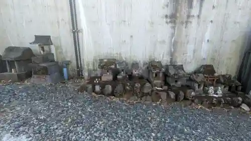 伊香保神社の{uncategorized: "未分類", other: "その他", undefined: "問題あり", building: "その他建物", grave: "お墓", sacred_gate: "鳥居", guardian: "狛犬", statue: "像", buddha: "仏像", history: "歴史", nature: "自然", garden: "庭園", animal: "動物", pagoda: "塔", temizu: "手水舎", mountain_gate: "山門・神門", sanctuary: "本殿・本堂", subordinate: "末社・摂社", art: "芸術", scenery: "景色", jizo: "地蔵", ema: "絵馬", goshuin: "御朱印", omikuji: "おみくじ", items: "授与品その他", amulet: "お守り", goshuincho: "御朱印帳", eats: "食事", festival: "お祭り", votive_dance: "神楽", shichigosan: "七五三参", wedding: "結婚式", experience: "体験その他", initially: "初詣", around: "周辺", anti_infection: "感染症対策"}