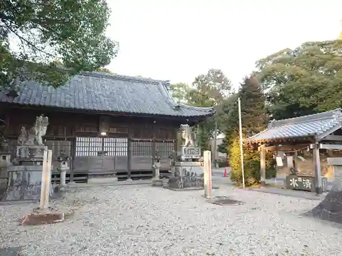 古村積神社の本殿・本堂
