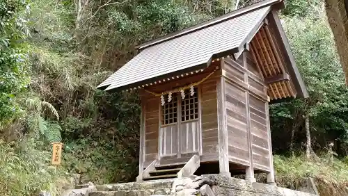 高家神社の{uncategorized: "未分類", other: "その他", undefined: "問題あり", building: "その他建物", grave: "お墓", sacred_gate: "鳥居", guardian: "狛犬", statue: "像", buddha: "仏像", history: "歴史", nature: "自然", garden: "庭園", animal: "動物", pagoda: "塔", temizu: "手水舎", mountain_gate: "山門・神門", sanctuary: "本殿・本堂", subordinate: "末社・摂社", art: "芸術", scenery: "景色", jizo: "地蔵", ema: "絵馬", goshuin: "御朱印", omikuji: "おみくじ", items: "授与品その他", amulet: "お守り", goshuincho: "御朱印帳", eats: "食事", festival: "お祭り", votive_dance: "神楽", shichigosan: "七五三参", wedding: "結婚式", experience: "体験その他", initially: "初詣", around: "周辺", anti_infection: "感染症対策"}