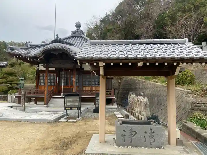 榮福寺の{uncategorized: "未分類", other: "その他", undefined: "問題あり", building: "その他建物", grave: "お墓", sacred_gate: "鳥居", guardian: "狛犬", statue: "像", buddha: "仏像", history: "歴史", nature: "自然", garden: "庭園", animal: "動物", pagoda: "塔", temizu: "手水舎", mountain_gate: "山門・神門", sanctuary: "本殿・本堂", subordinate: "末社・摂社", art: "芸術", scenery: "景色", jizo: "地蔵", ema: "絵馬", goshuin: "御朱印", omikuji: "おみくじ", items: "授与品その他", amulet: "お守り", goshuincho: "御朱印帳", eats: "食事", festival: "お祭り", votive_dance: "神楽", shichigosan: "七五三参", wedding: "結婚式", experience: "体験その他", initially: "初詣", around: "周辺", anti_infection: "感染症対策"}