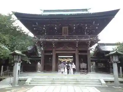 宮地嶽神社の山門・神門