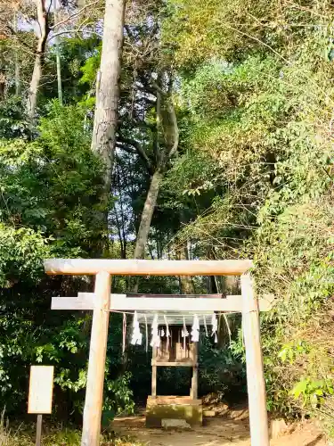 鹿島神宮の{uncategorized: "未分類", other: "その他", undefined: "問題あり", building: "その他建物", grave: "お墓", sacred_gate: "鳥居", guardian: "狛犬", statue: "像", buddha: "仏像", history: "歴史", nature: "自然", garden: "庭園", animal: "動物", pagoda: "塔", temizu: "手水舎", mountain_gate: "山門・神門", sanctuary: "本殿・本堂", subordinate: "末社・摂社", art: "芸術", scenery: "景色", jizo: "地蔵", ema: "絵馬", goshuin: "御朱印", omikuji: "おみくじ", items: "授与品その他", amulet: "お守り", goshuincho: "御朱印帳", eats: "食事", festival: "お祭り", votive_dance: "神楽", shichigosan: "七五三参", wedding: "結婚式", experience: "体験その他", initially: "初詣", around: "周辺", anti_infection: "感染症対策"}