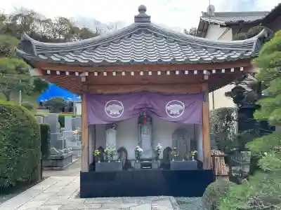 萬嶽山松竜院の{uncategorized: "未分類", other: "その他", undefined: "問題あり", building: "その他建物", grave: "お墓", sacred_gate: "鳥居", guardian: "狛犬", statue: "像", buddha: "仏像", history: "歴史", nature: "自然", garden: "庭園", animal: "動物", pagoda: "塔", temizu: "手水舎", mountain_gate: "山門・神門", sanctuary: "本殿・本堂", subordinate: "末社・摂社", art: "芸術", scenery: "景色", jizo: "地蔵", ema: "絵馬", goshuin: "御朱印", omikuji: "おみくじ", items: "授与品その他", amulet: "お守り", goshuincho: "御朱印帳", eats: "食事", festival: "お祭り", votive_dance: "神楽", shichigosan: "七五三参", wedding: "結婚式", experience: "体験その他", initially: "初詣", around: "周辺", anti_infection: "感染症対策"}